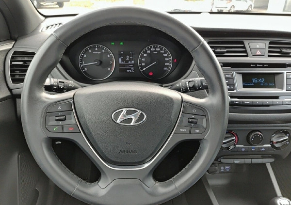 Hyundai i20 cena 43800 przebieg: 79467, rok produkcji 2017 z Lesko małe 379